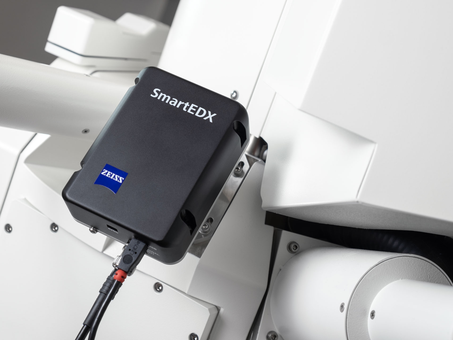 場發射掃描電子顯微鏡